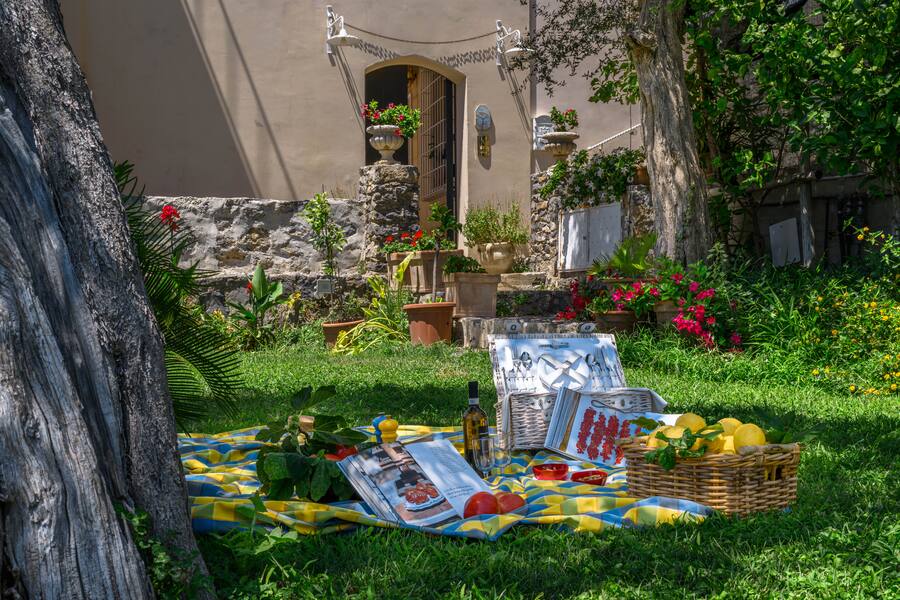 Il Giardino d’Ulivi — Divino Maniero, Furore, Costiera Amalfitana